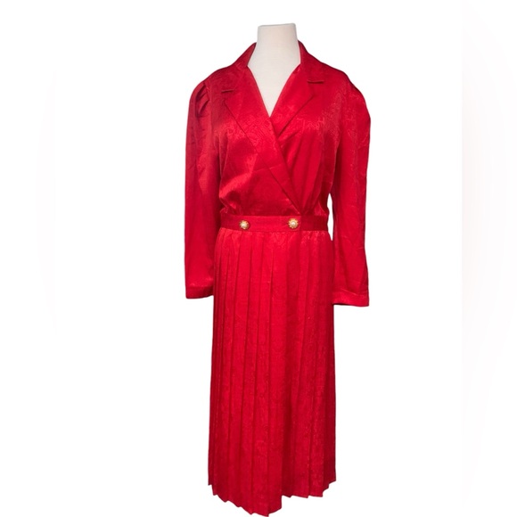 Maggy Boutique Dresses & Skirts - Vintage Maggy Boutique size 14 red pleated dress